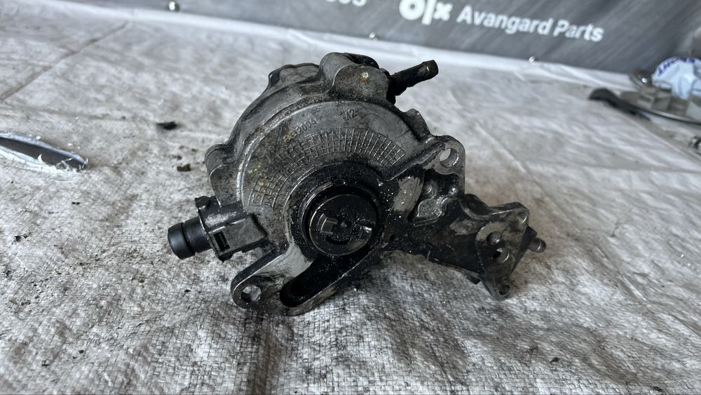 Volkswagen Passat B6 вакуум помпа
