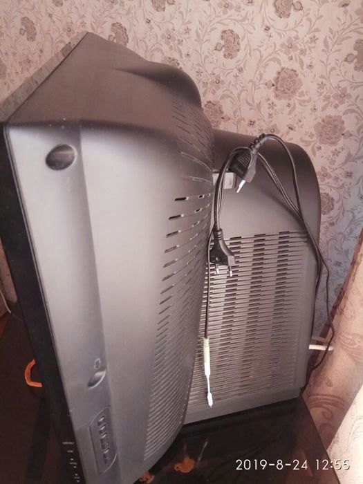 Телевизор LG черный