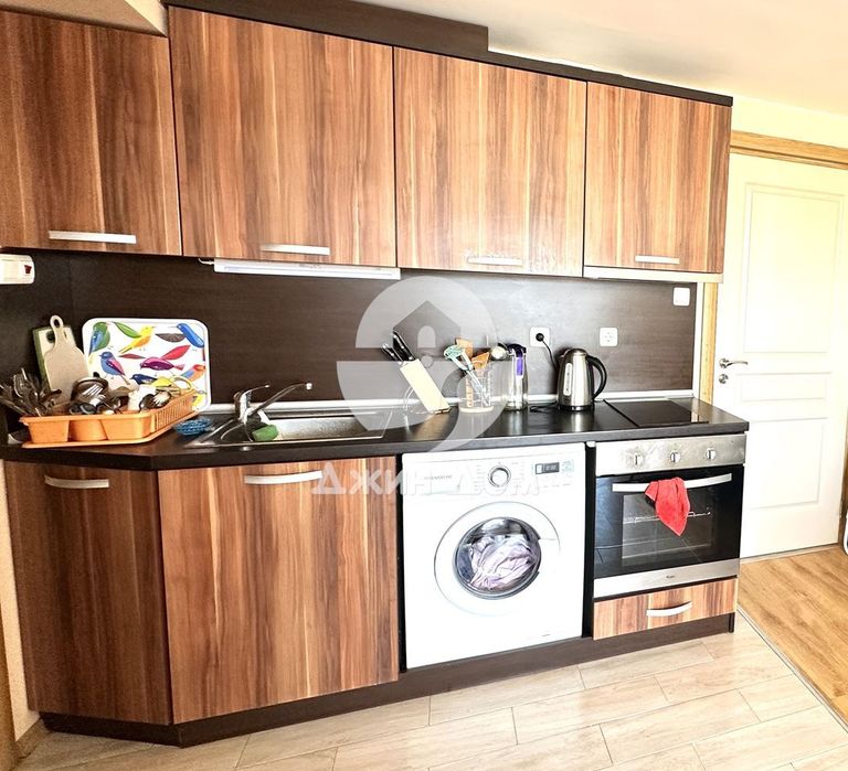 Продава се Двустаен апартамент в к.к. Слънчев бряг - 70 кв.м за 1100 €/кв.м - Снимка #2