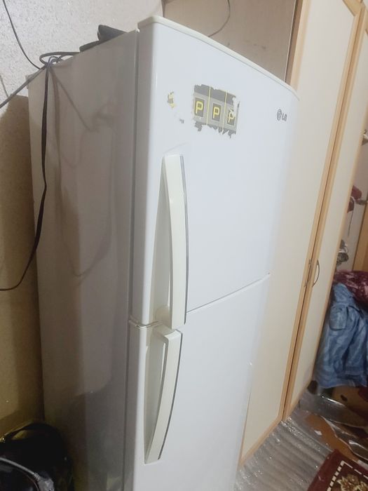 Холодильник LG прихожка срочно сотилади