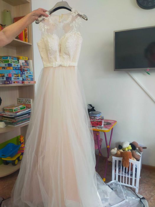 Продам платье, одевала на свадьбу