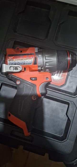 Дрель milwuakee m12