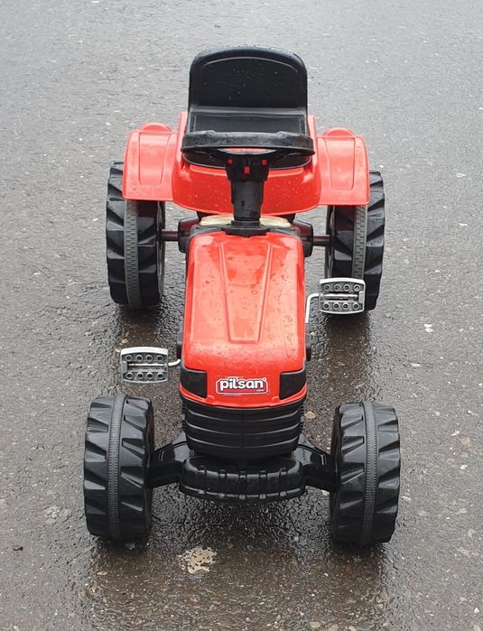 Tractor cu pedale