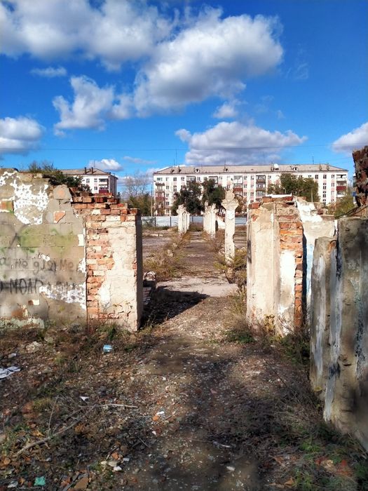 Участок с фундаментом