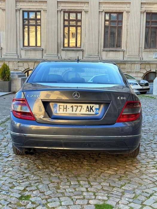 Mercedes-Benz C200 

// An de Fabricație 2010 E5 

// Culoare verde