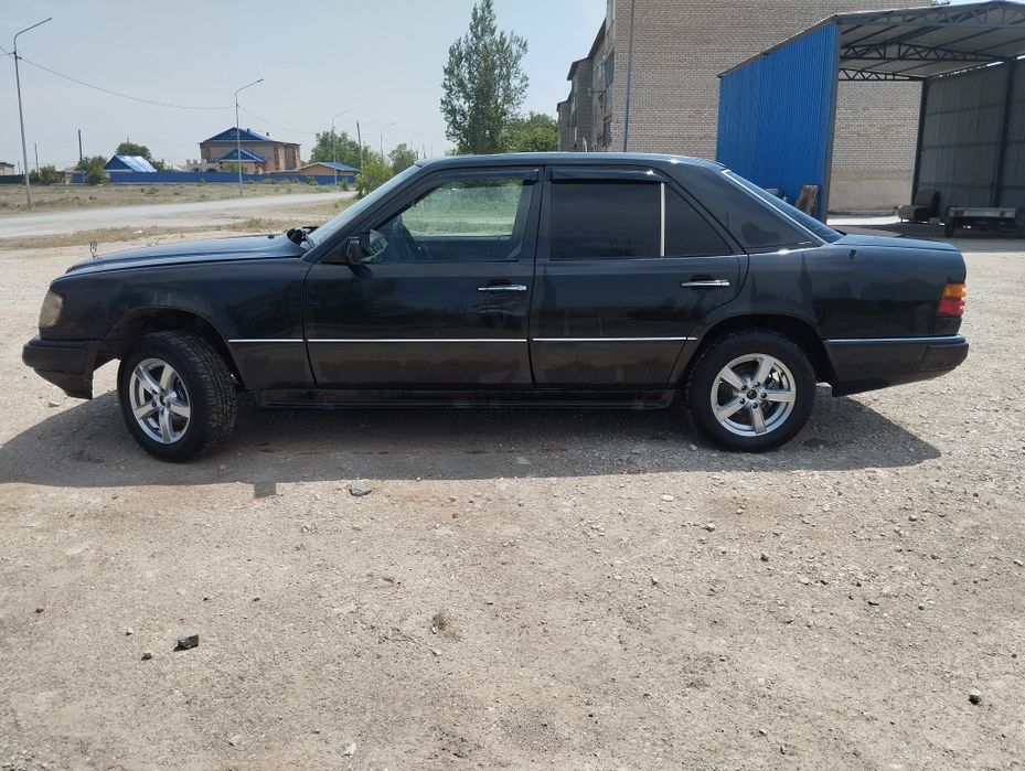 Продам мерседес 124