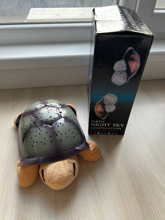 Продавам детска музикална нощна лампа Костенурка