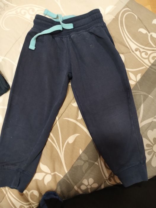 Три суичъра, четири долнища