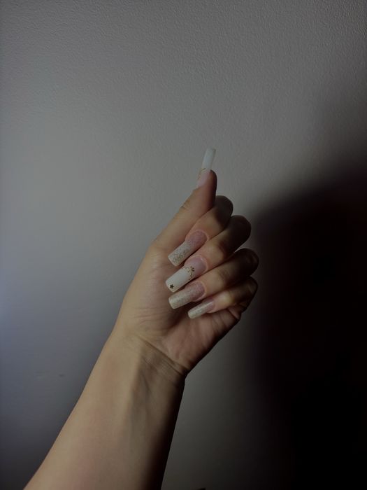 Unghii cu gel sau semi ploiesti