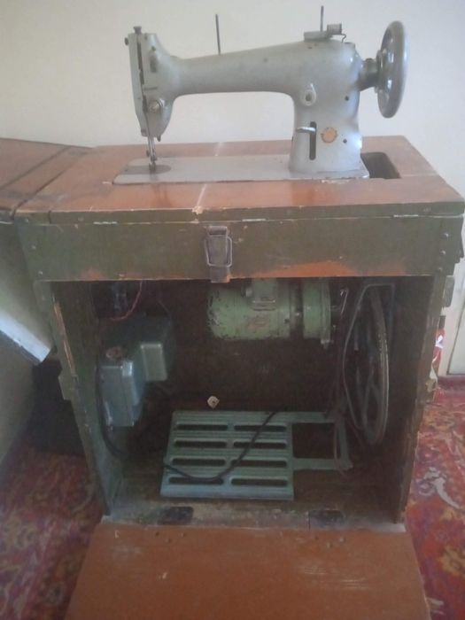 Военная фабричная швейная машинка для кожи меха шьёт толстые материалы