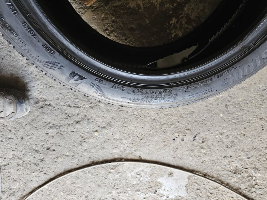 2 anvelope vara 225 45 17 Bridgestone