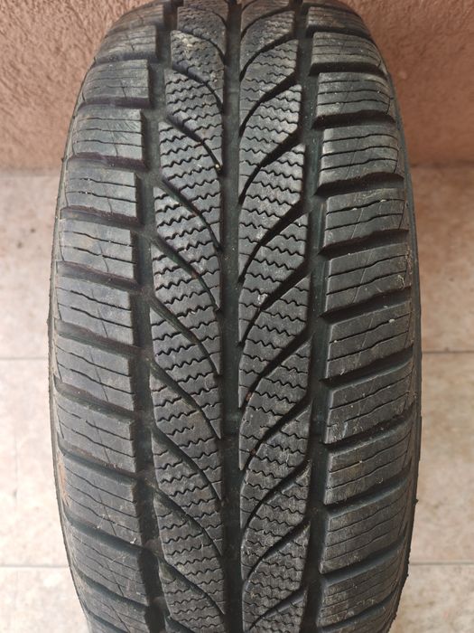 Vând 2 cauciucuri de iarnă 205 55 16 debica frigo 2 și viking fourtec