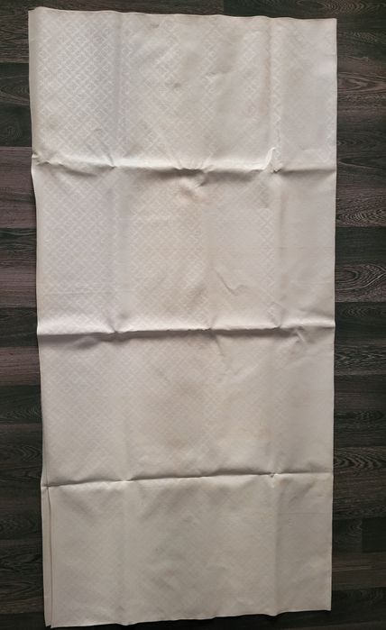 Продам скатерть круглый