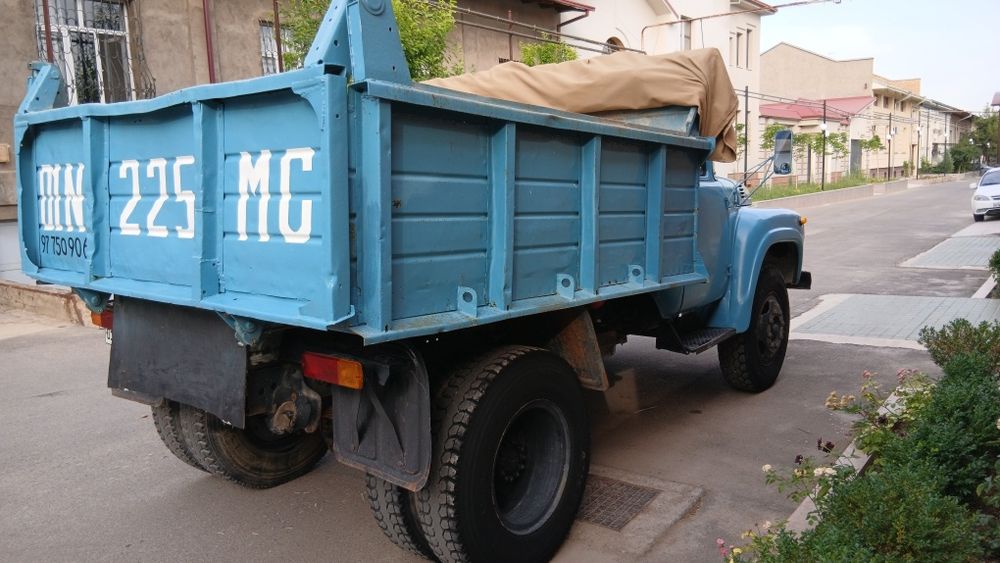 Zil MMZ 4502 rangi ko'k ishlap chiqarilgan yili 1988 Yuk ozi ag'daruv