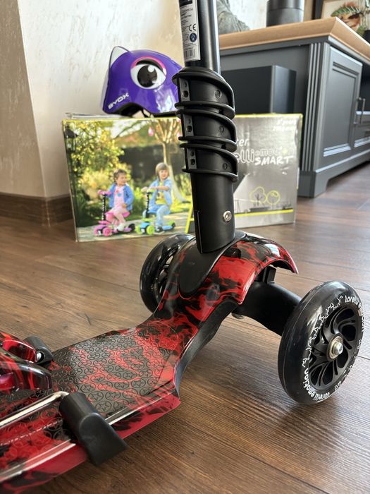 Нова Тротинетка със седалка lorelli smart plus