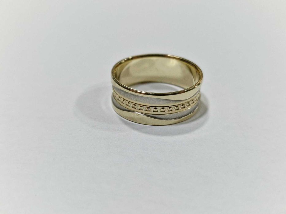 Златен пръстен 14К 585 / 4,55 гр.