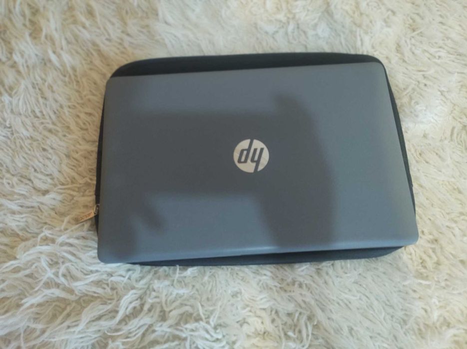 Латоп HP (AMD DC Ryzen 3, 15.6HD Display, 500GB SSD, 8GB RAM) като нов