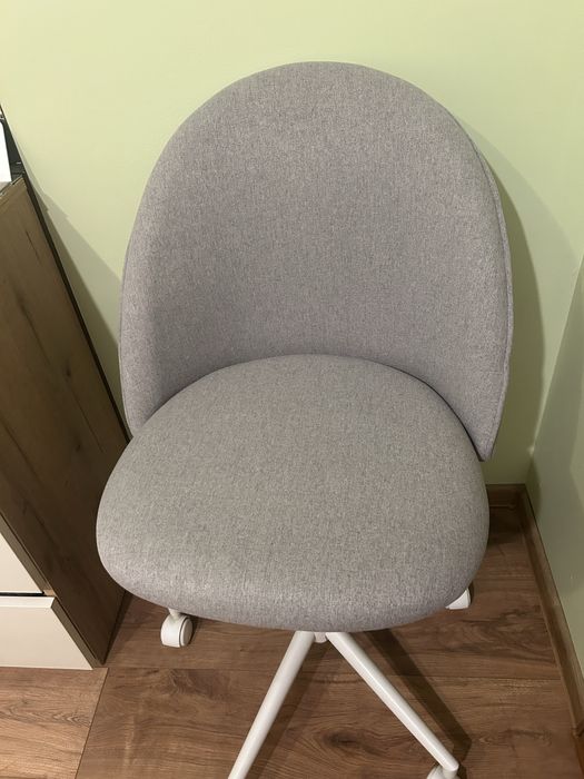 Удобен офис стол