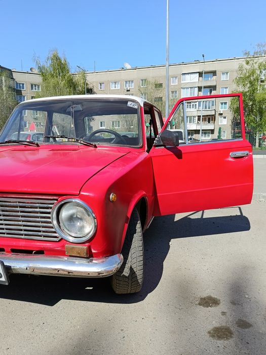 Автомобиль ваз 21011
