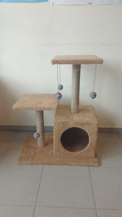 Катерушки за котки.Къщичка с 4-ри топчета-ДОСТАВКА 7лв