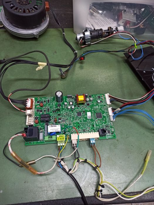 plăci electronice Ariston Genus One, Alteas one și Clas One