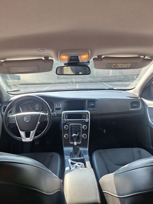 Volvo V60 D2 2015