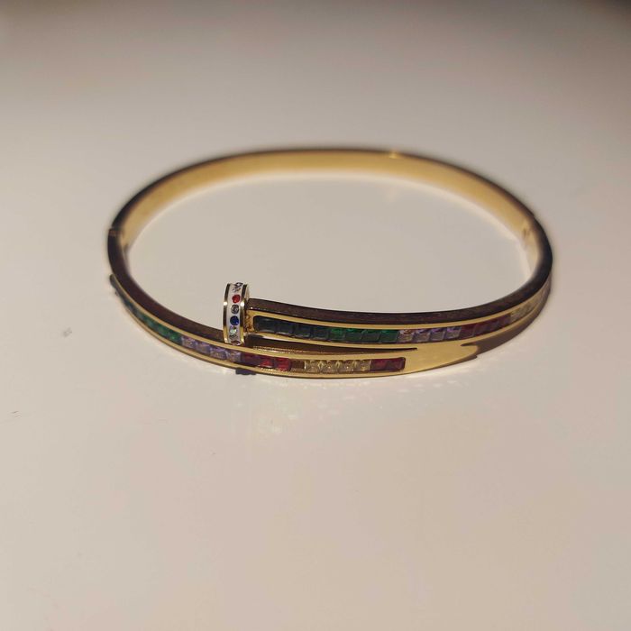 Прекрасна дамска гривна