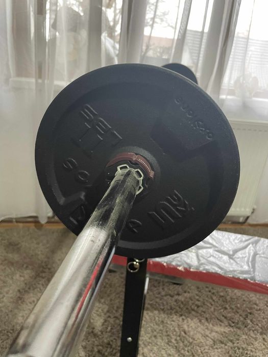 Gantere si masa de antrenament