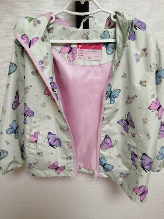 Ветровка на девочку размер 110см