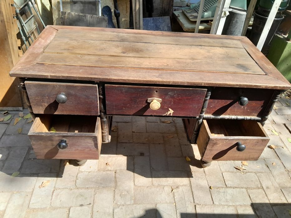 Столы эпохи СССР