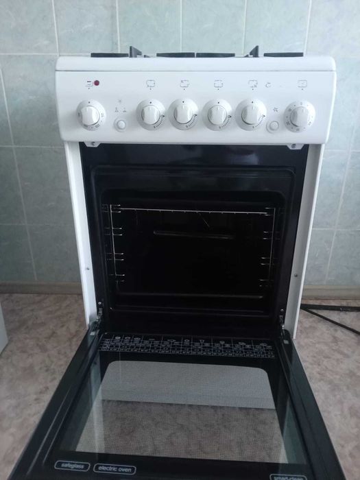 Продам газовую плиту