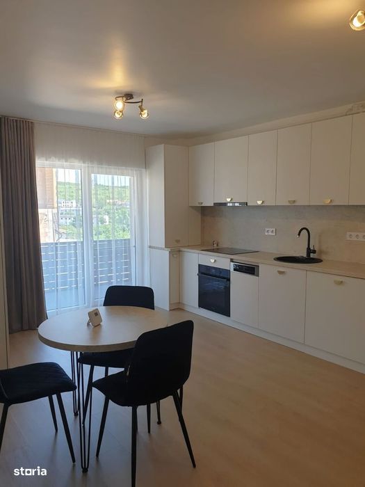 De vânzare apartament 2 camere zona Petrom