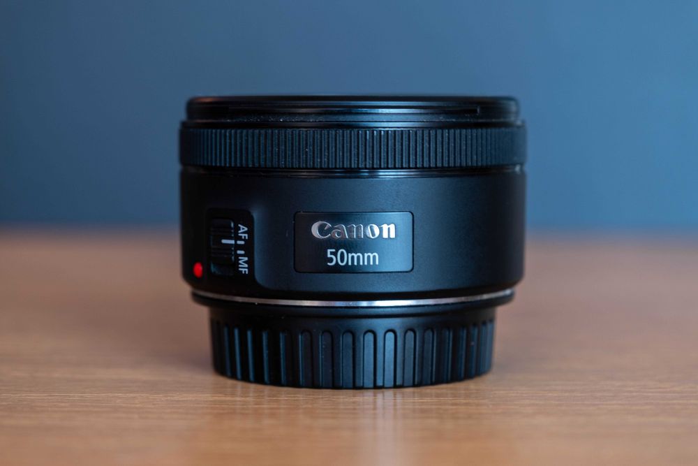 Canon 100D + 18-55mm + 50mm f/1.8 – Stare foarte bună