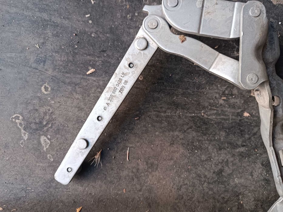 Части за капак наа Мерцедес C class