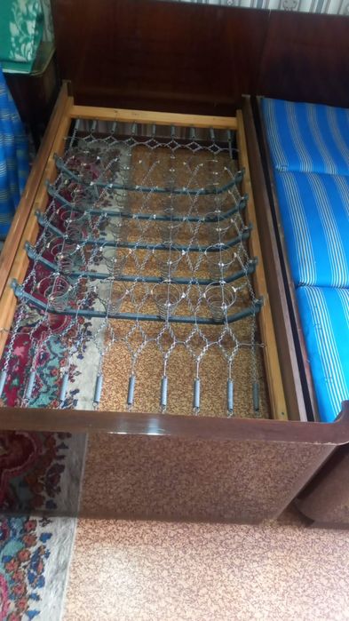 Спальный гарнитур