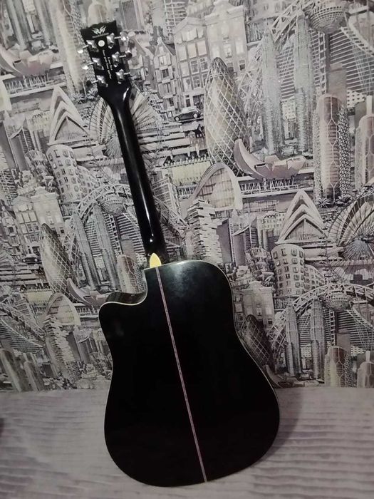 Акустическая гитара