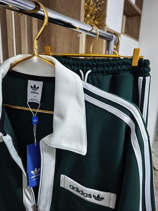 Trening Adidas. Calitatea originalului. Toate mărimile disponibile