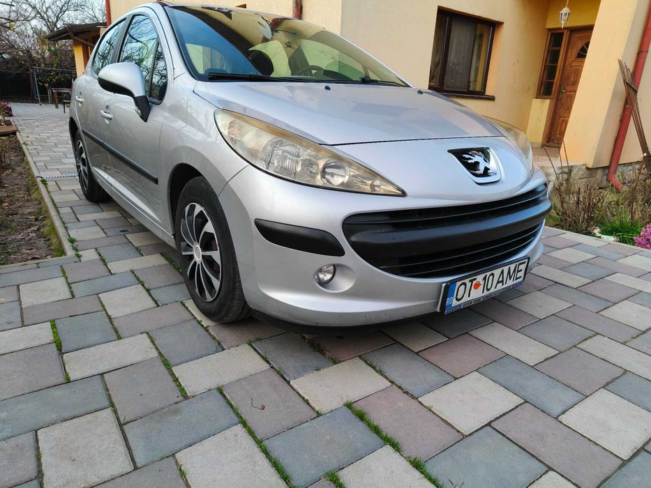 Peugeot 207 NFL Trendy 1.4 VTi 95 CP + GPL, primul proprietar