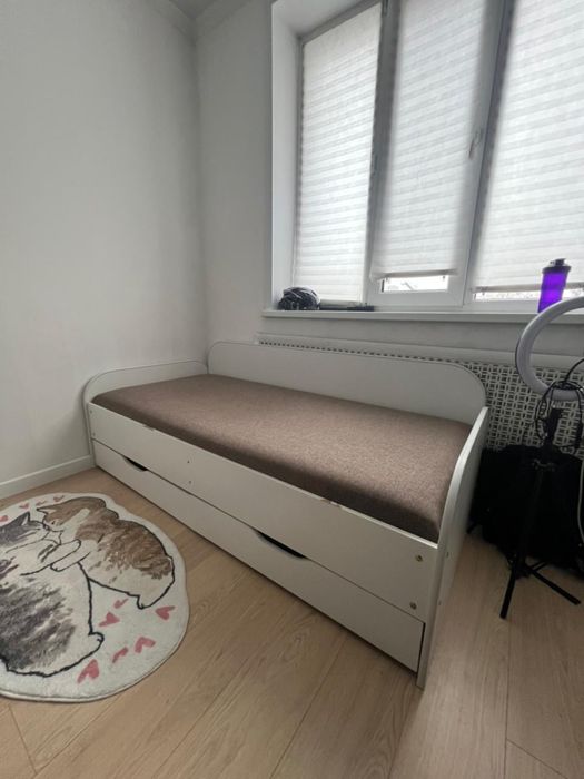 Продам кровать односпальнюю