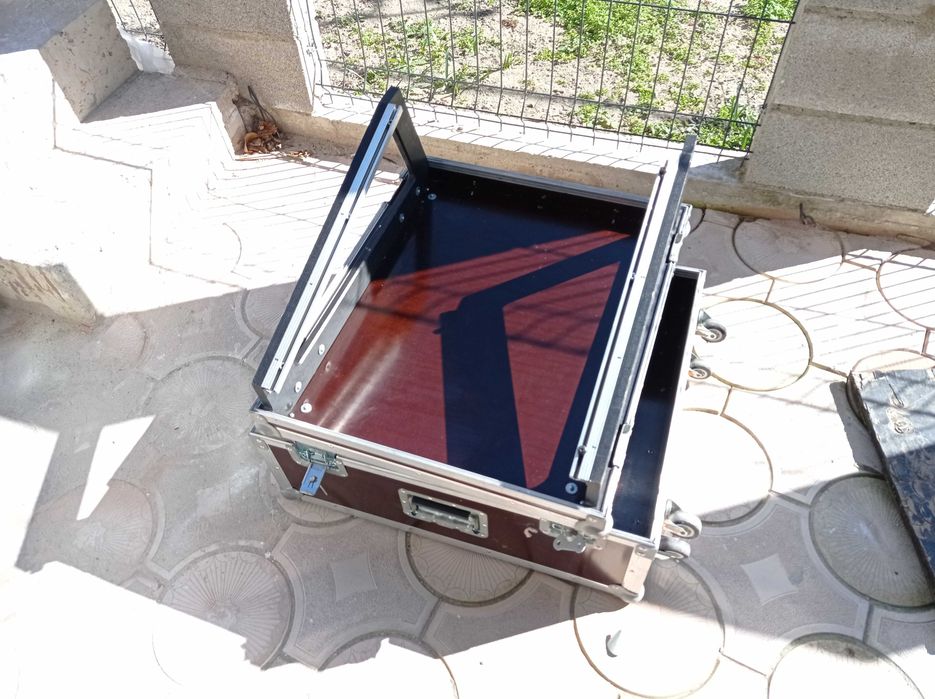 Flight case - Твърд куфар