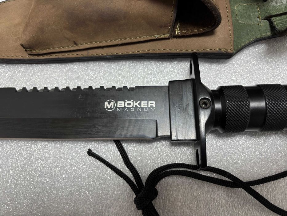 Голям Тактически нож Boker Magnum Survivalist с Кания/естествена кожа/