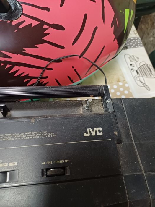 Продавам стар касетофон JVC PC-90