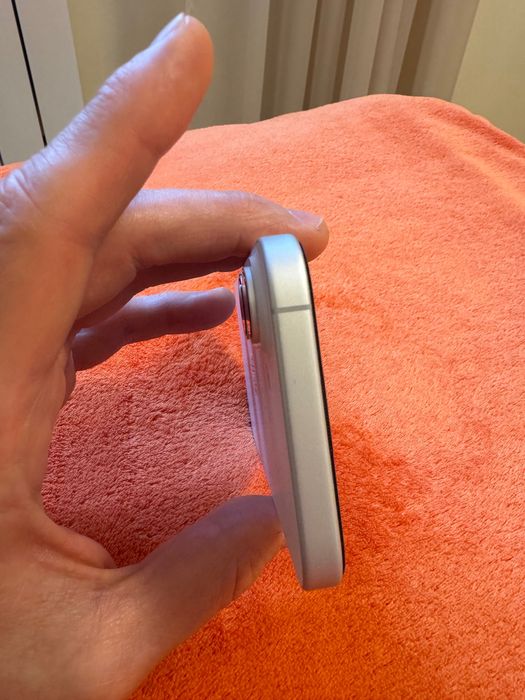 продавам iphone 16