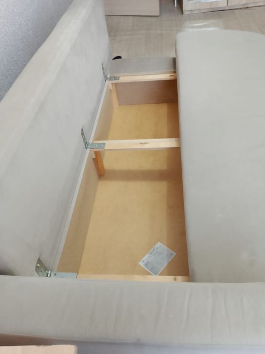 Продам диван……..