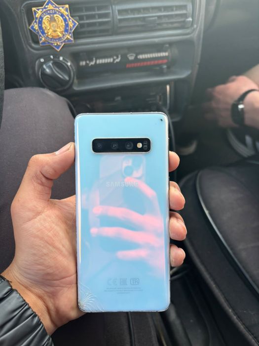 Продам самсунг s10
