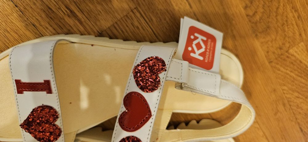 Нови сандали номер 34