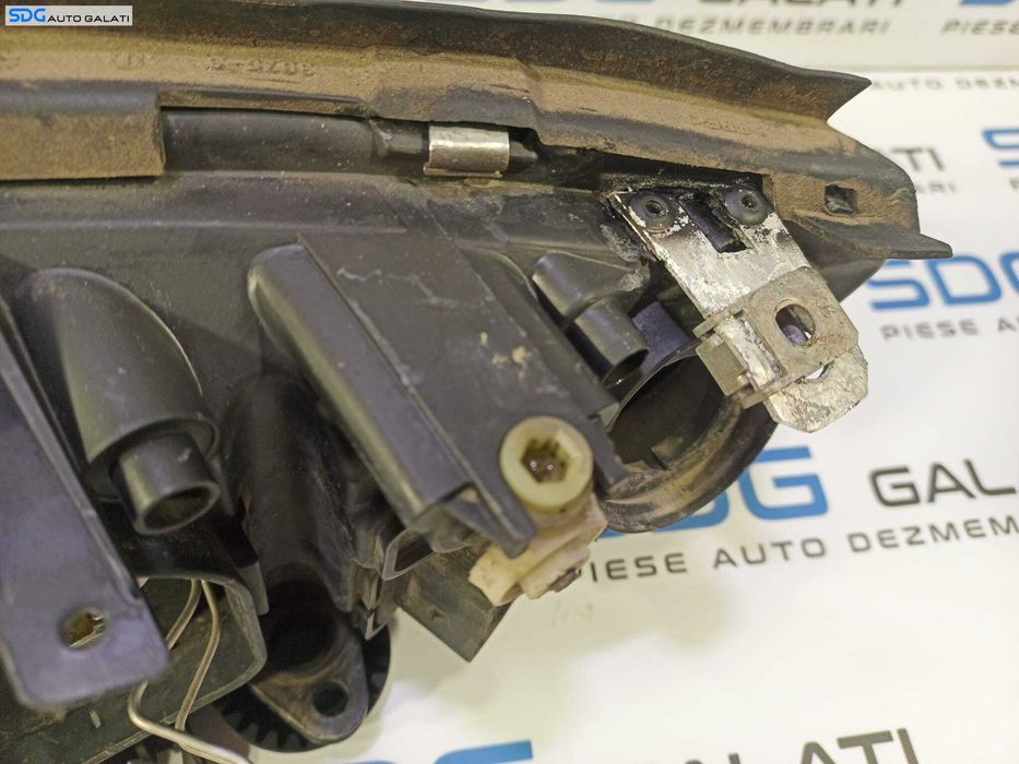 Far Dreapta EUROPA FARA Xenon Skoda Fabia 1 2000 - 2007 [L1597] (Are urechile reparate)
