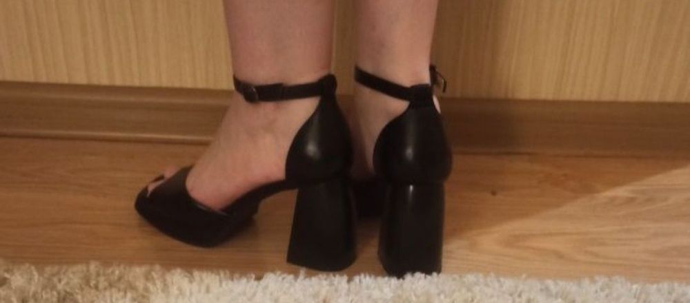 Продаю осенние туфли