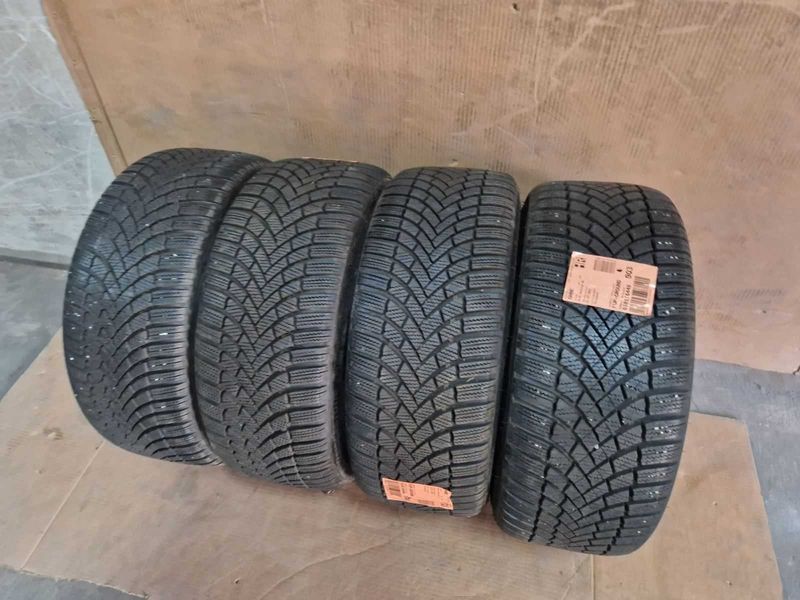 4 броя Bridgestone R18 225/40/ 
зимни гуми 
DOT1821