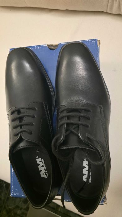 Pantofi 37 NOI nepurtati barbati piele naturala la jumatate de pret